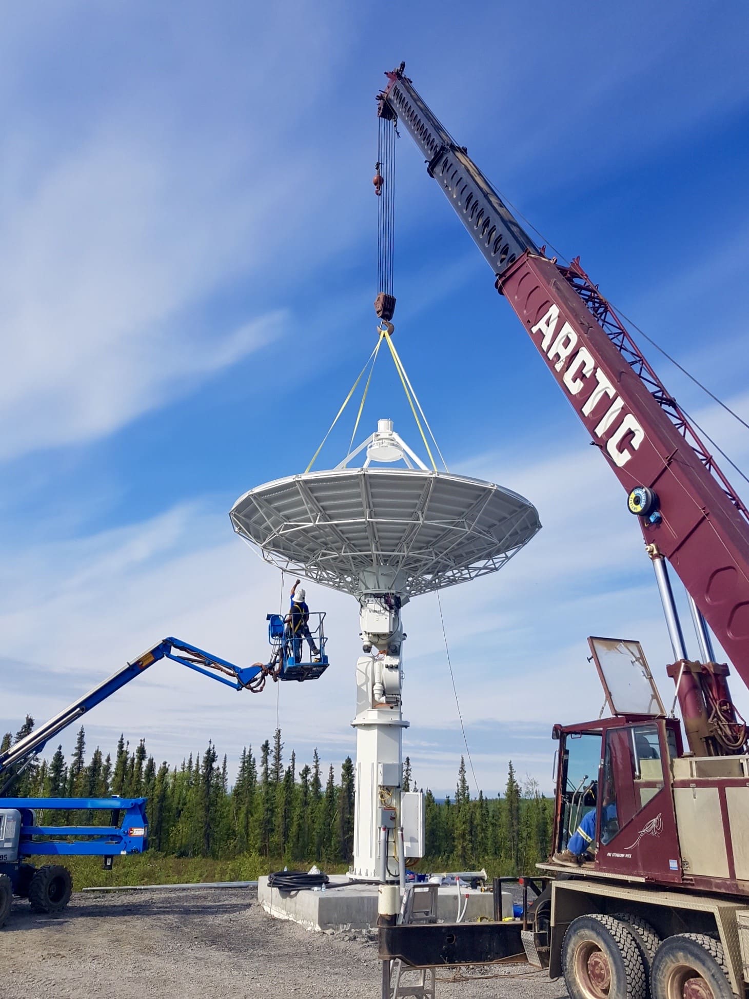 7.3 m antenna in Inuvik, Canada. Installed in 2020.