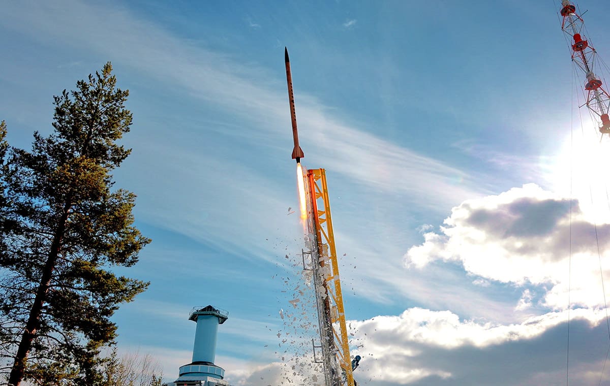New altitude record for student-built hybrid rocket